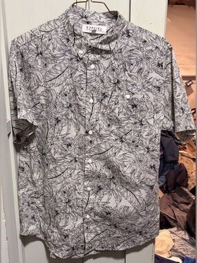 Mens Ezekiel shirt size m